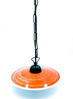 lampadario-sospeso-in-ferro-con-catena-e-piatto-smaltato-arancione-23cm.jpeg