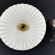 lampadario-sospeso-ottone-con-ceramica-bianca.JPEG