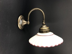 lampada-classica-da-parete-in-ottone-rustica-con-ceramica.JPG