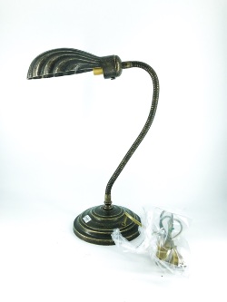 lampada-conchiglia-ottone-arterameferro.JPEG