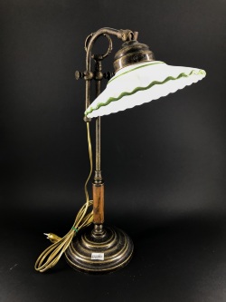 lampada-da-illuminazione-in-ottone-e-legno-elettrificata-arterameferro.JPEG