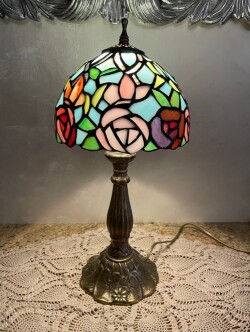lampada-da-tavolo-stile-liberty-in-ottone.jpg