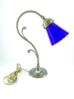 lampada-ottone-stile-liberty-con-coppetta-blu.JPEG