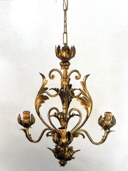 lampadario-3-luci-barocco-in-ferro-colore-oro.jpg