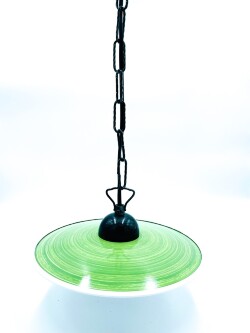 lampadario-a-sospensione-in-ferro-con-piatto-smaltato-verde-23cm.jpeg