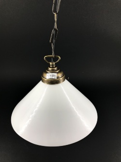 lampadario-ottone-con-vetro-bianco-opaline-arterameferro.JPEG