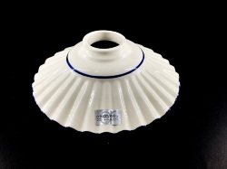 piatto-in-ceramica-plissettata-bordo-blu-per-lampade.JPEG