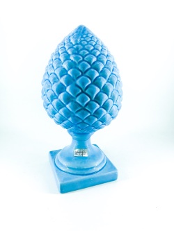 pigna-decorativa-azzurra-in-ceramica.JPEG