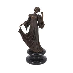 statua-in-bronzo-dama-con-abito-lungo.jpg