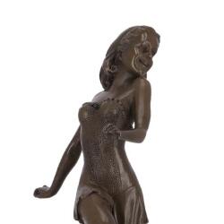 statua-in-bronzo-donna-pin-up.jpg